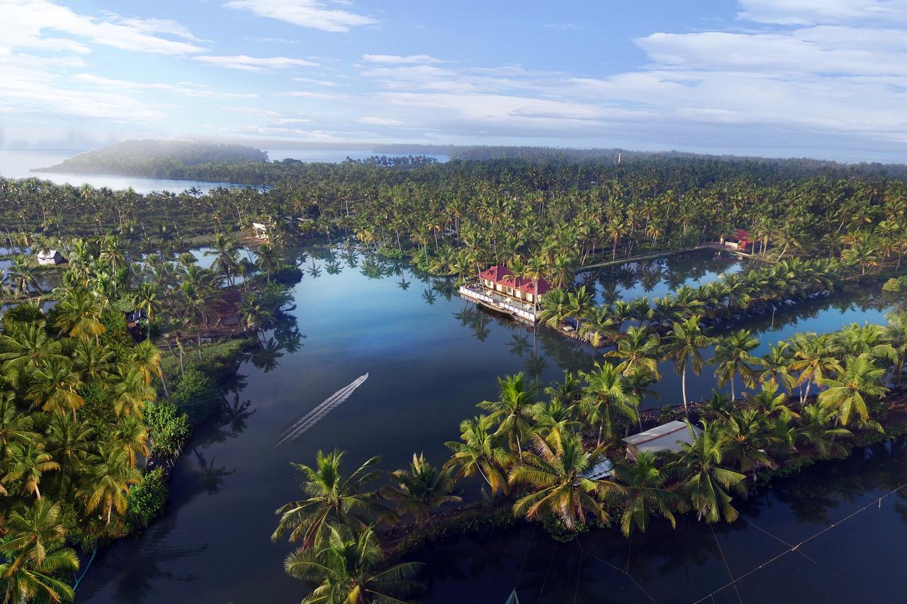 Munroe Island Lake Resort Mundrothuruth Eksteriør billede